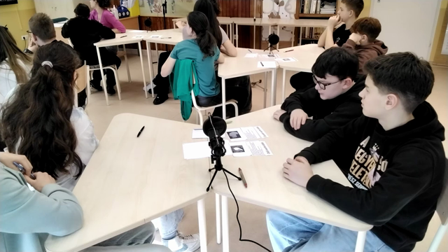 Group_2_STEM_PSKI_Session2_camera_number_6_30_01_2025_HUN